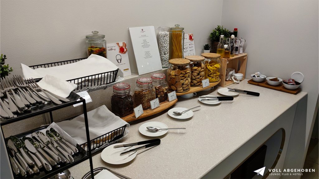Plaza Premium Helsinki Lounge Buffet